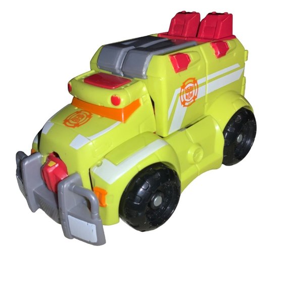 Hasbro Heroes Transformers Rescue Bots Heatwave the Fire-Bot Action Figure - Picture 6 of 10